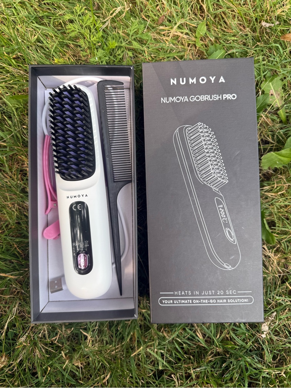 Like New GoBrush Pro Heated Hair Straightening Brush - White